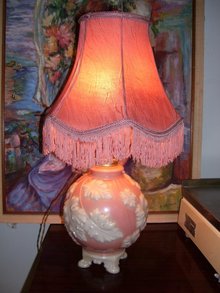 Aladdin, Ivory Opal-Alacite 1938 Glass, Electric, Bedside Table Lamp in Pink and white Floral Motif