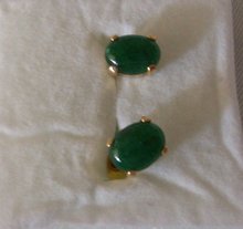 2.00 cts Dark green Natural.Emerald Earrrings /. 1.00 grams 14K yellow gold