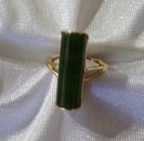 Ladys 14k Yellow Gold and Jade Ring 6.4 grams