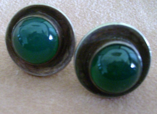 Ladys Vintage Emerald green Jade / Silver earrings