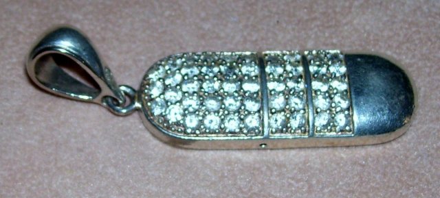 Ladys Vintage Large Silver Pendant with stone