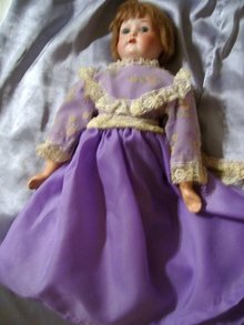 Ernst Heuback # 275 German Bisgue Head/ Kid body doll