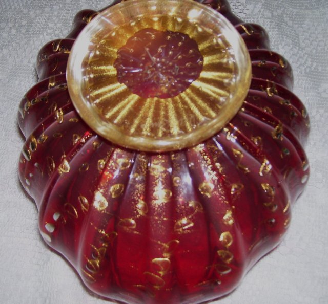 '' Alberto Dona'' ( Venice Italy 1944-) Murano art glass Oval ( 9'' X 5 '' ) Ribbed/ Bubble Bowl