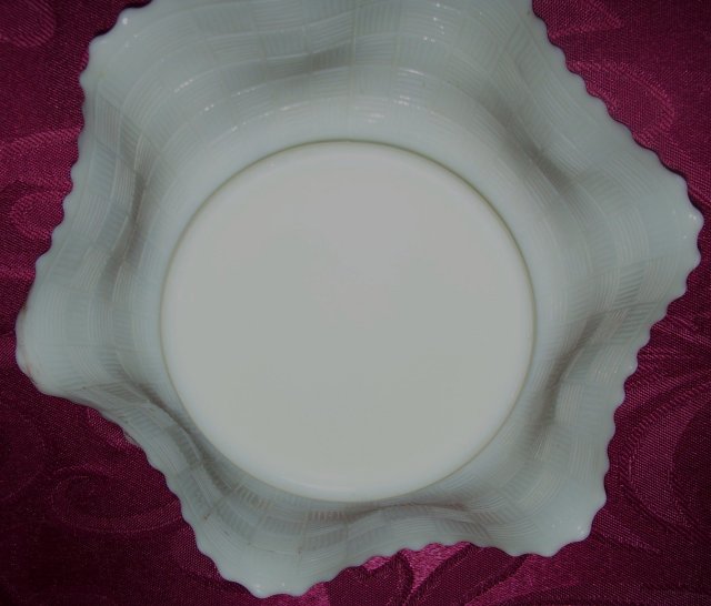 Vintage Northwood, Variant and Rare Custard Glass ''Grape and Cable'' Art Glass Bowl