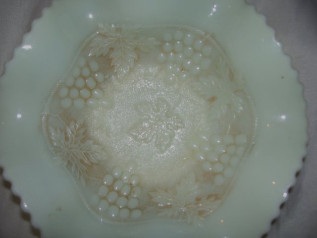 Vintage Northwood, Variant and Rare Custard Glass ''Grape and Cable'' Art Glass Bowl