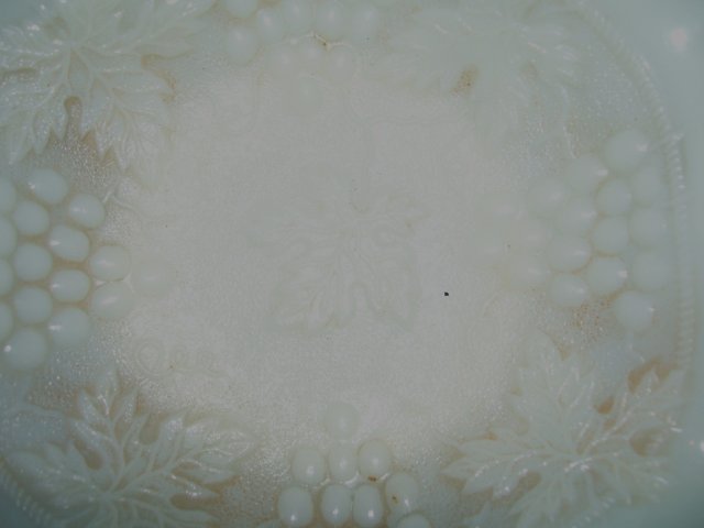 Vintage Northwood, Variant and Rare Custard Glass ''Grape and Cable'' Art Glass Bowl