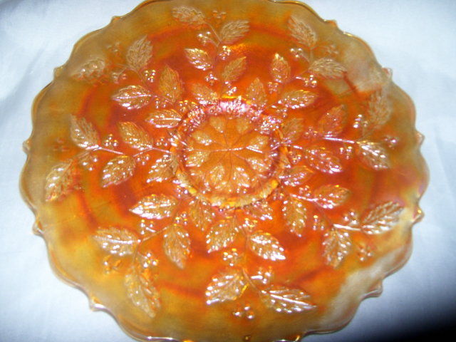 Fenton,'' Holly'' Vintage 10 '' chop plate