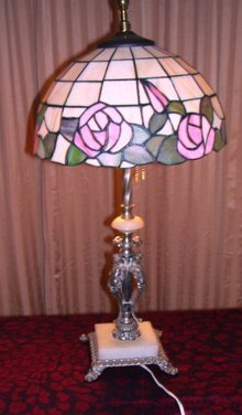 A Vintage Double Pull Chain, Decorative Victorian Arts Sculpture Lamp with A Contemory Tiffany Style Leaded Glass Shade