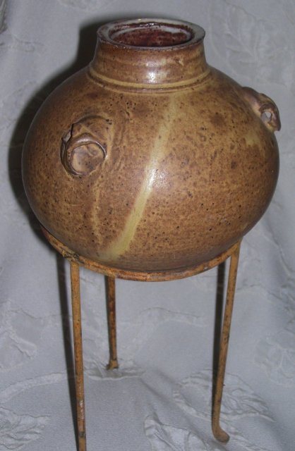 A Clay Beige Pottery Vessel,