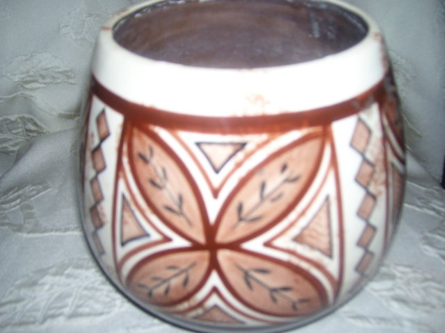 Handcrafted under glaze, with Geometric leaf motif pot by HALE AHI-koval Hawaii