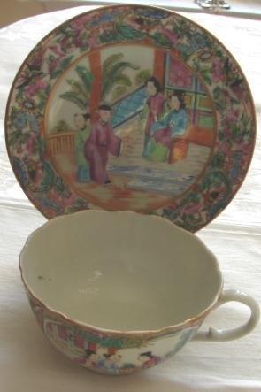 C. 1840 CHINESE EXPORT ROSE MEDALLION CUP/SAUCER