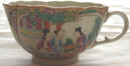 C. 1840 CHINESE EXPORT ROSE MEDALLION CUP/SAUCER