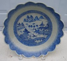 C. 1840 CHINESE EXPORT BLUE CANTON SAW TOOTH BOWL 10 1/4
