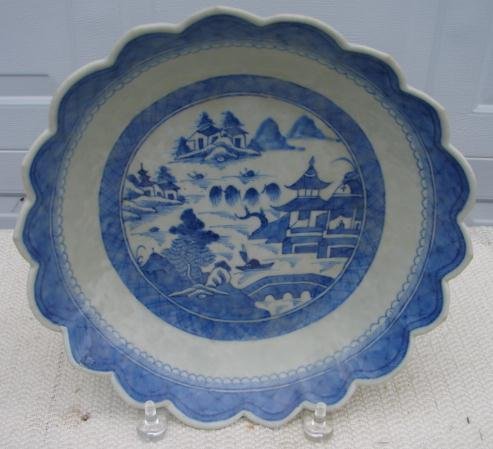 C. 1840 CHINESE EXPORT BLUE CANTON SAW TOOTH BOWL 10 1/4