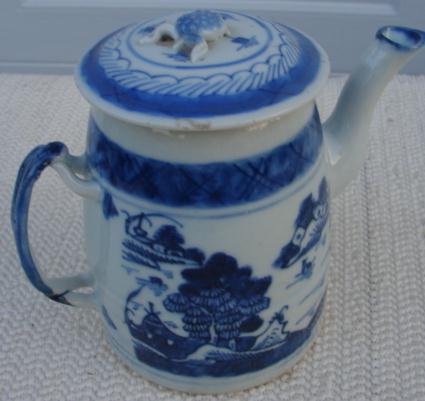 CHINESE EXPORT BLUE CANTON TEAPOT