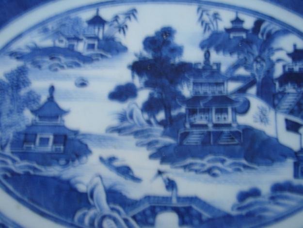 C. 1820 CHINESE EXPORT NANKING OVAL HOT WATER PLATTER