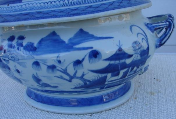 C. 1880 CHINESE EXPORT BLUE CANTON SOUP TUREEN W/COVER SOUP TUREEN