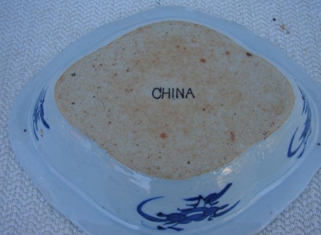 C. 1890 CHINESE EXPORT BLUE CANTON VEGETABLE DISH