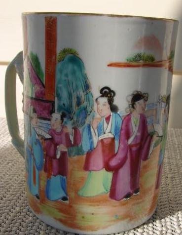 C. 1820 CHINESE EXPORT ROSE MANDARIN MUG