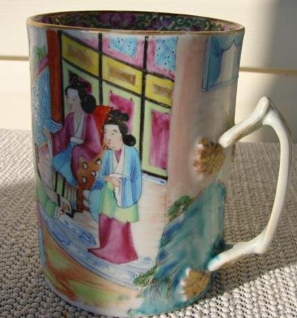C. 1820 CHINESE EXPORT ROSE MANDARIN MUG