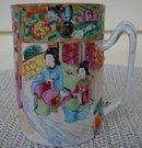 C. 1820 CHINESE EXPORT ROSE MANDARIN MUG