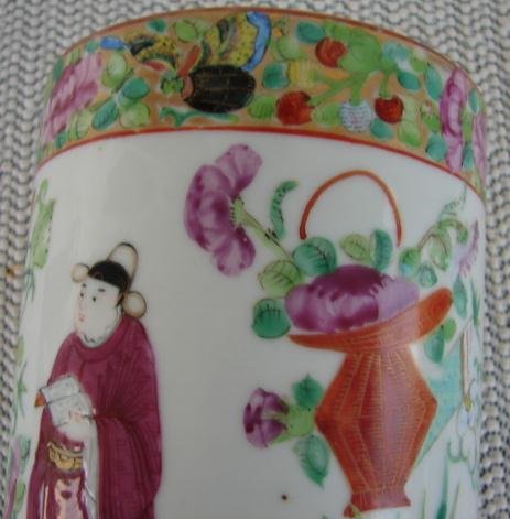 C. 1820 CHINESE EXPORT MANDARIN BRUSH POT