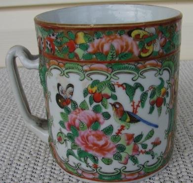 C. 1830-1840 CHINESE EXPORT ROSE MEDALLION MUG/TANKARD
