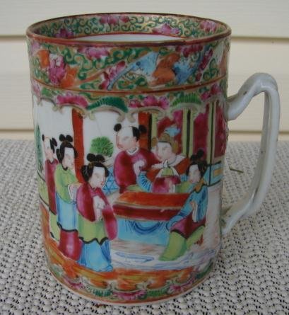 C. 1830-1840 CHINESE EXPORT ROSE MEDALLION MUG W/BEETLE
