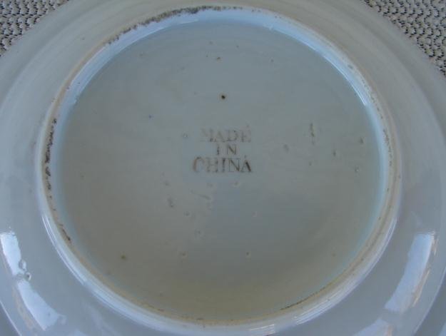 C. 1840 CHINESE EXPORT SACRED BIRD AND BUTTERFLY SHALLOW SOUP PLATE