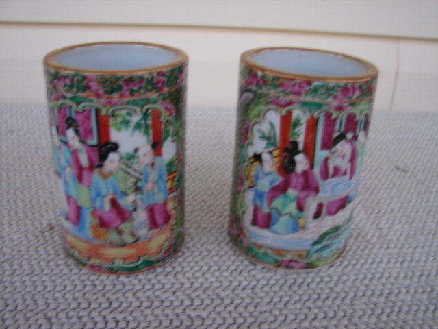 C. 1840 CHINESE EXPORT PR. BRUSH POTS