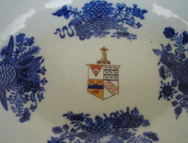 C. 1800 CHINESE EXPORT ARMORIAL VEGETABLE DISH W/COVER
