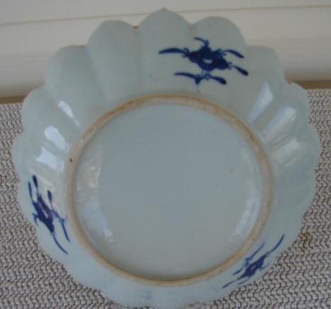 C. 1880 CHINESE EXPORT BLUE CANTON SAW TOOTH BOWL