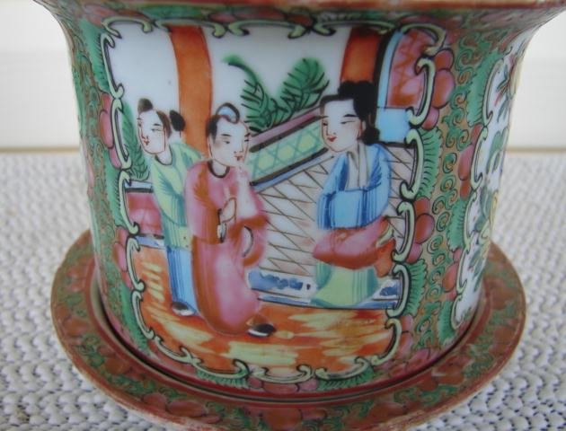 C. 1880 CHINESE EXPORT ROSE MEDALLION CACHE POT