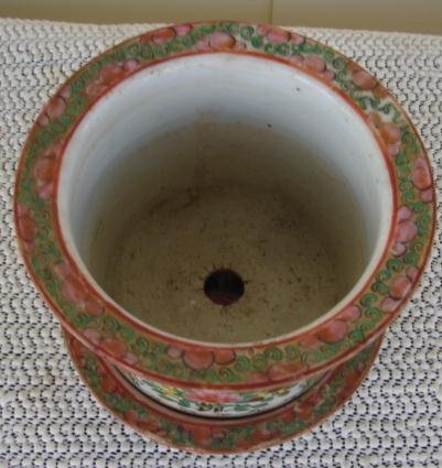 C. 1880 CHINESE EXPORT ROSE MEDALLION CACHE POT