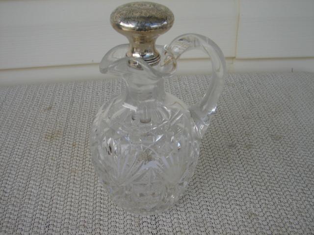 C. 1920 VICTORIAN CUT CRYSTAL CRUET W.SILVER STOPPER