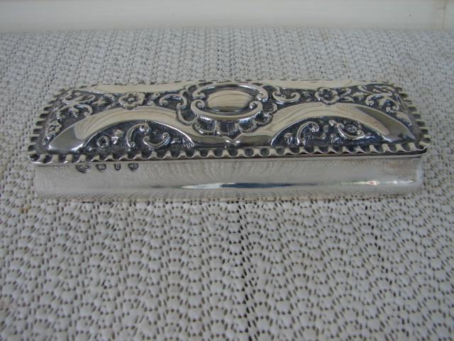 C. 1920 ENGLISH STERLING SILVER BOX W/COVER