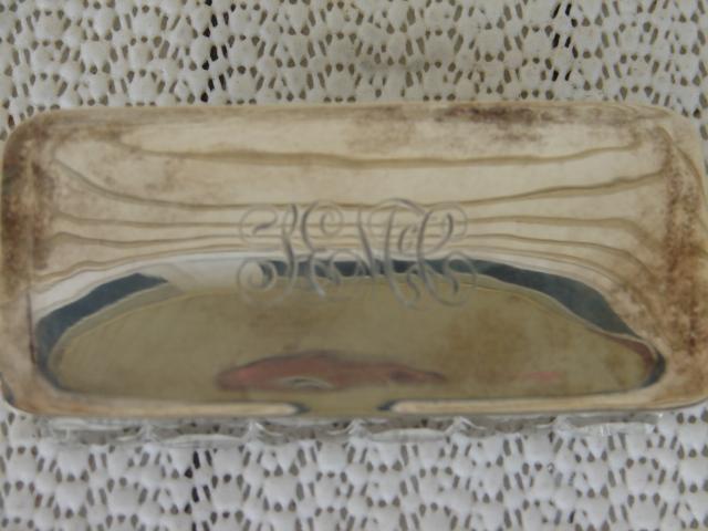 C. 1920 CRYSTAL BOX W/SILVER TOP