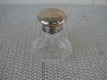 C. 1920 SMELLING SALTS BOTTLE W/STERLING TOP