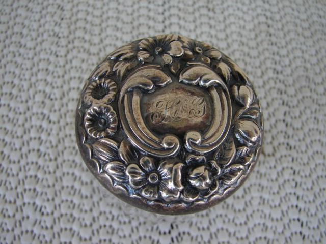C. 1920 CRYSTAL BOX W/SILVER TOP
