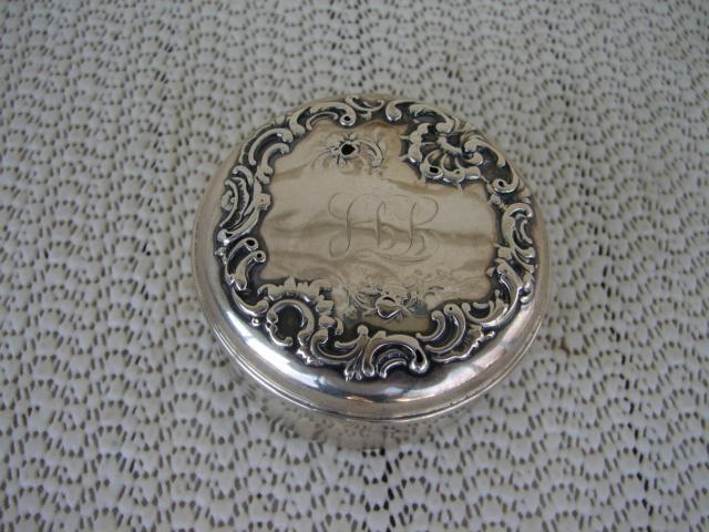 C. 1920 ROUND STERLING BOX W/COVER