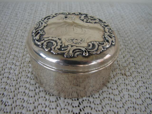 C. 1920 ROUND STERLING BOX W/COVER