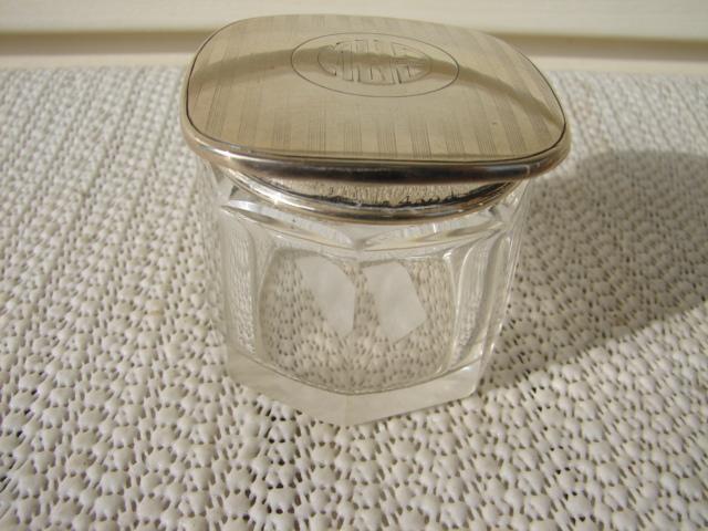 C. 1920 CRYSTAL GLASS DRESSING JAR W/TOP