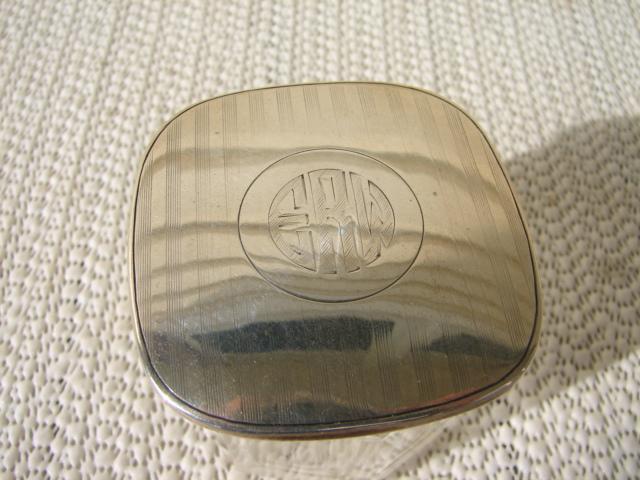 C. 1920 CRYSTAL GLASS DRESSING JAR W/TOP