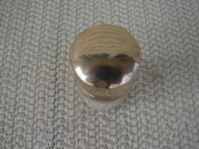C. 1920 GLASS SMELLING SALTS BOTTLE