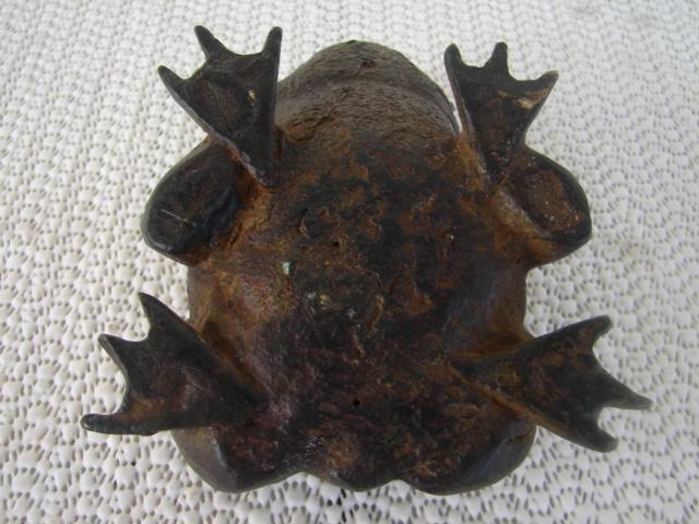 18TH. CENTURY CHINESE BRONZE FROG