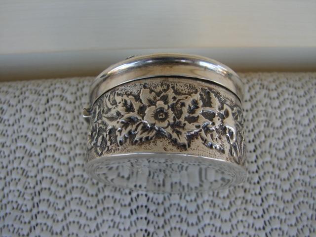 C. 1920 STERLING SILVER SNUFF BOX W/COVER