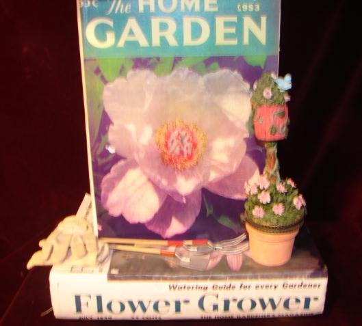 GARDEN BOOK LAMP