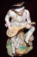 EUROPEAN GERMAN PORCELAIN FIGUREINE W/MANDOLIN