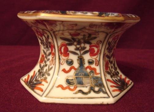 C. 1800 CHINESE IMARI SIX-SIDED MASTER SALT