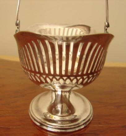 C. 1900 SILVER PLATE1900 BASKET WITH HANDLE